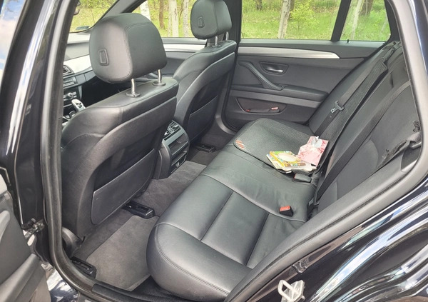 BMW Seria 5 cena 105550 przebieg: 158000, rok produkcji 2016 z Warszawa małe 379